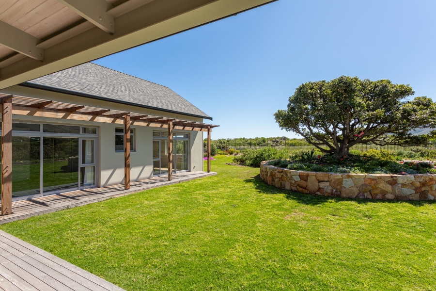 4 Bedroom Property for Sale in Lake Michelle Western Cape